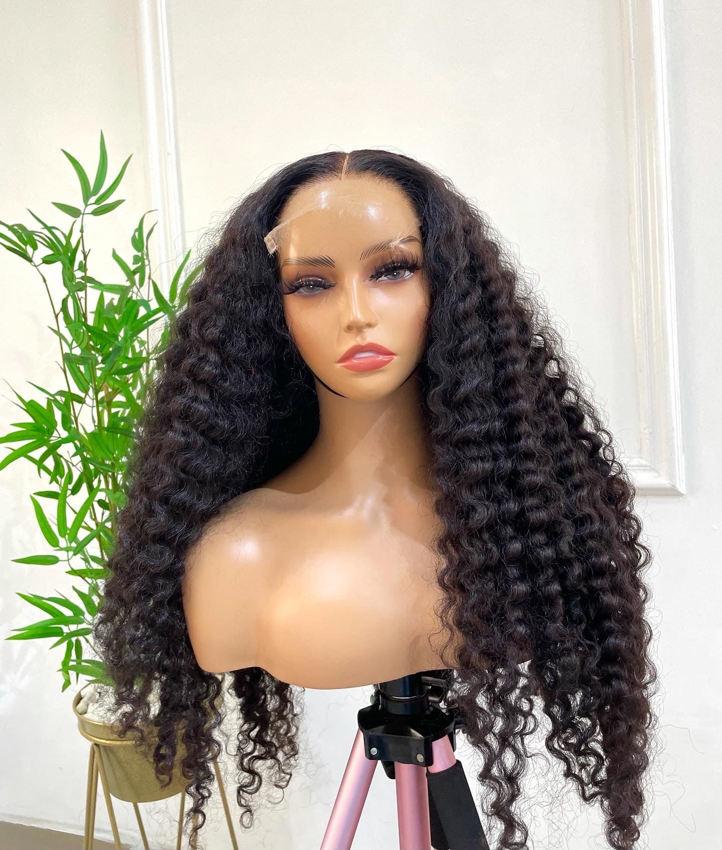 Curly Wig 300g paired with 5*5 HD lace closure