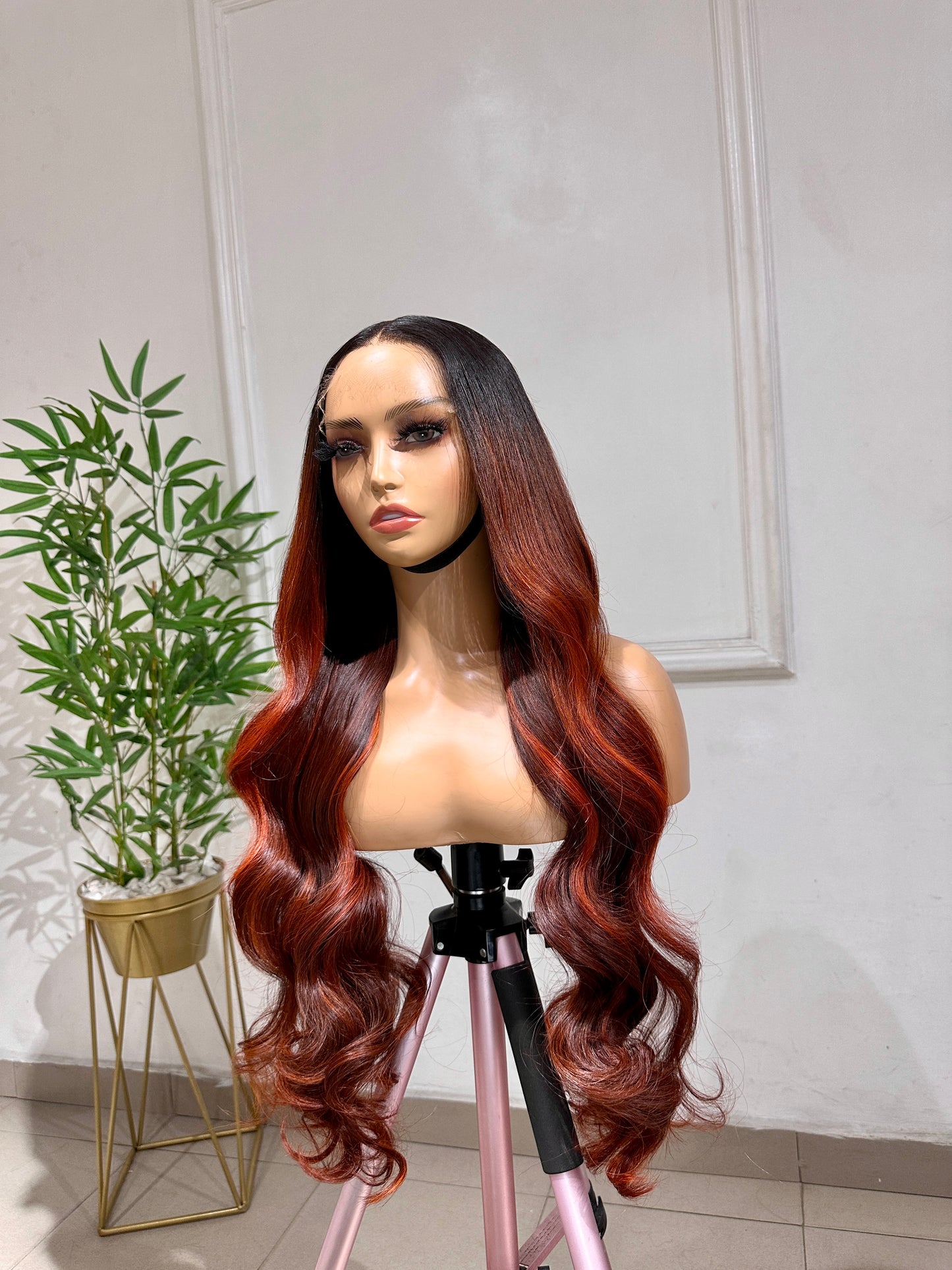 Wavy Unit in dark copper mix with strands of bright ginger highlights 400g