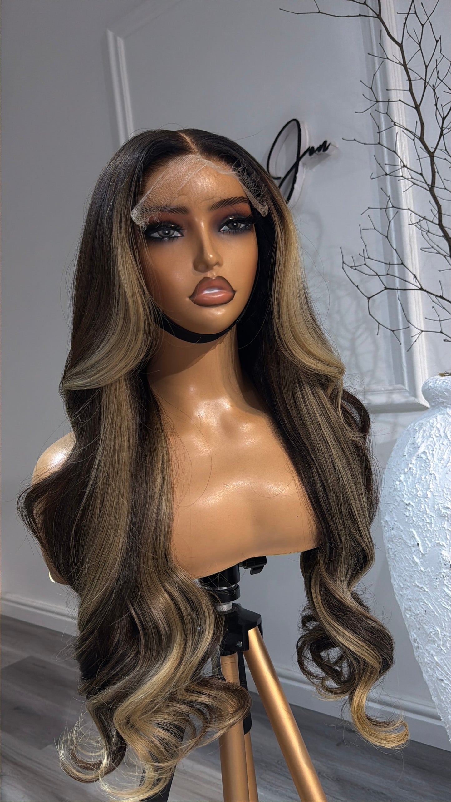 Wavy Unit in Espresso & Blonde Highlights